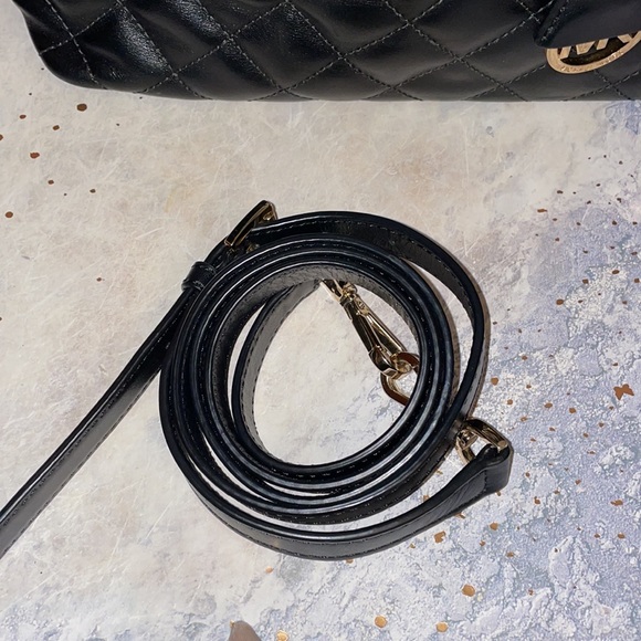 Michael Kors Leather Bag with Crossbody Strap - Picture 3 of 6